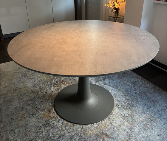 Image 1 of Round Dining Table Leolux Columns