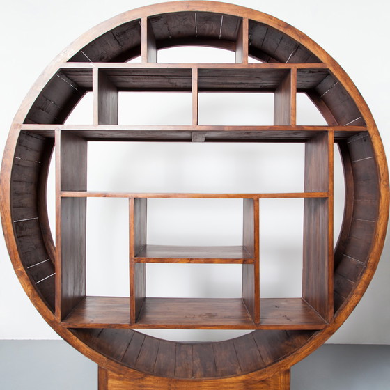 Image 1 of Vitrine ronde moderne