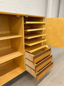 Credenza alta vintage di design di metà secolo 
