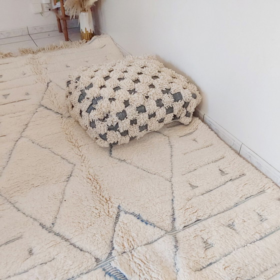 Image 1 of Berber cushion