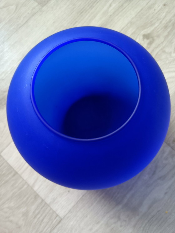 Image 1 of Blue ball vase round satin matt