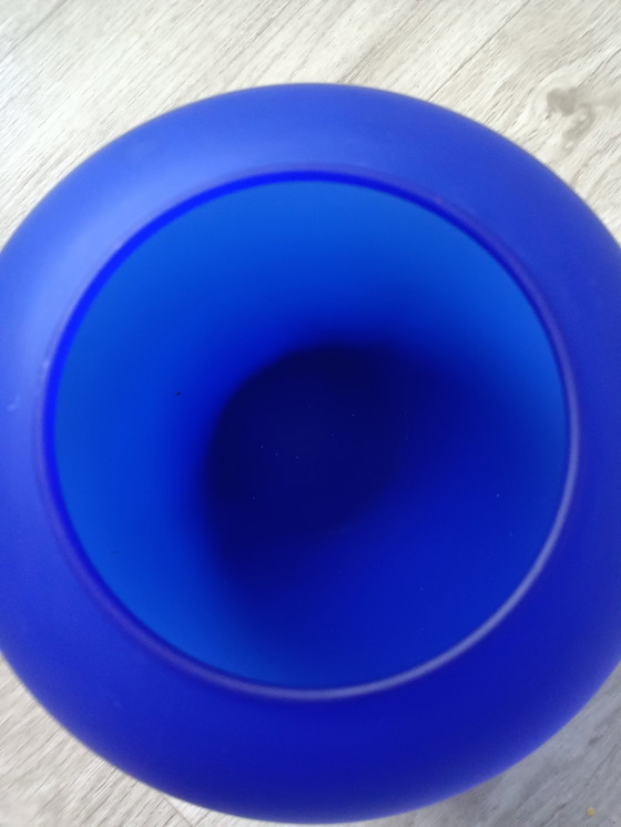 Image 1 of Blue ball vase round satin matt