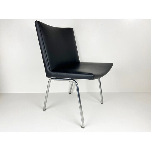 Mid-century black leather AP40 Airport chair by Hans J. Wegner