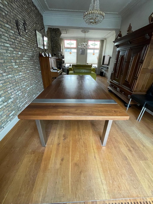 Van Houte wonen Cobra dining table