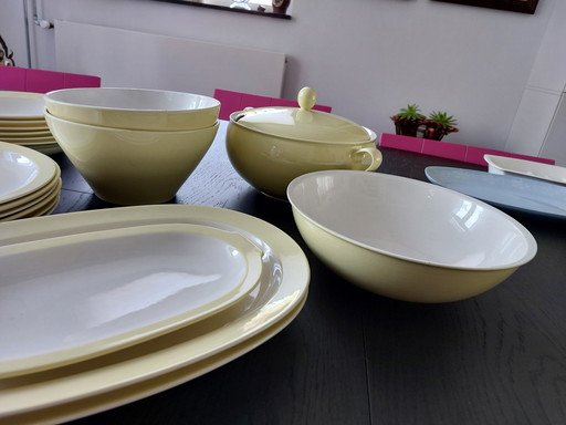 Sphinx Dinnerware Yellow