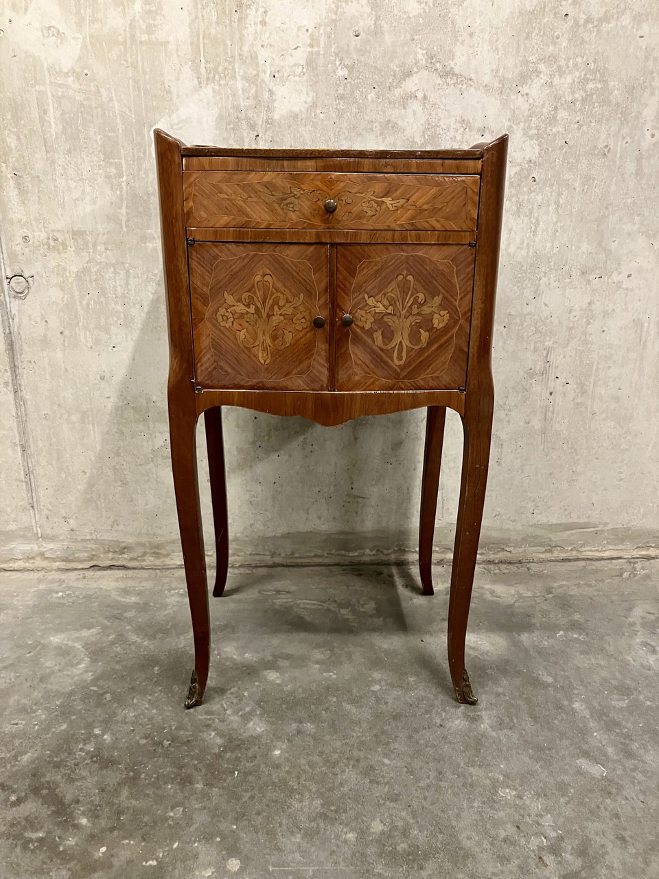 Vintage night side table | €135 | Whoppah
