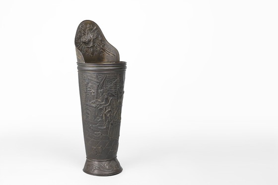 Image 1 of Un antico portaombrelli rustico decorato in rame, Francia 1900