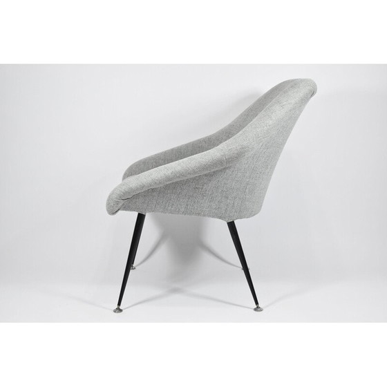 Image 1 of Sillón alemán de concha, patas de acero, color gris.