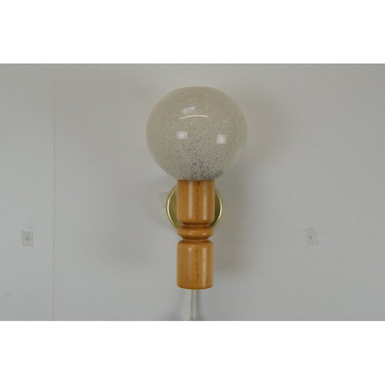 Image 1 of Lampada da parete vintage in plastica, legno e ottone di Pokrok Zilina, Cecoslovacchia, anni '70