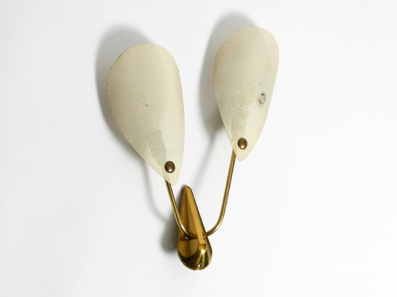 Image 1 of Lampada da parete originale in ottone di metà secolo con paralumi in lamiera forata