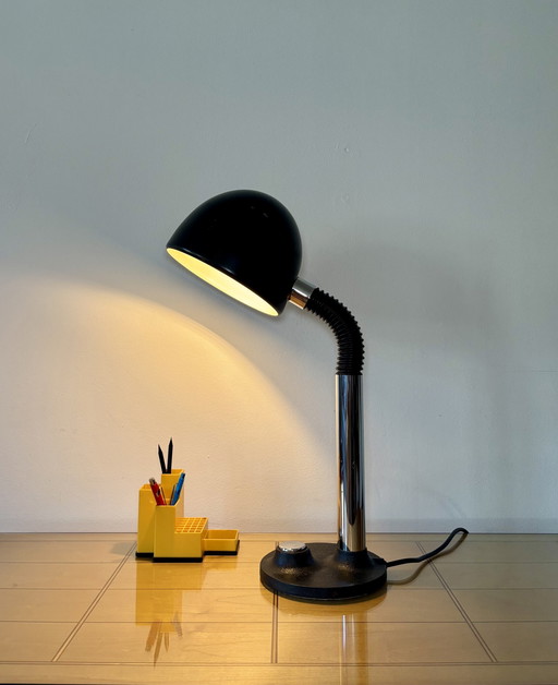 Hillebrand, lampada da tavolo vintage, Germania, anni '70, metà secolo, design industriale, Bauhaus, cromo, metallo, lampada