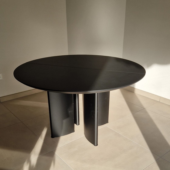 Image 1 of Extendable round design table