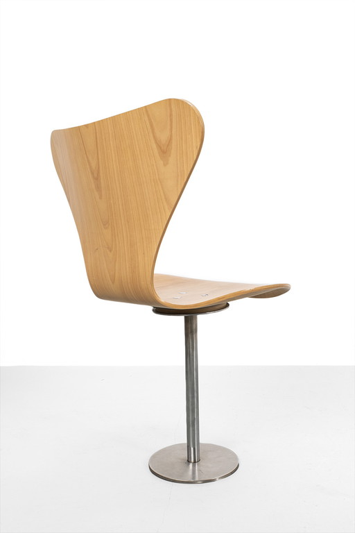 Arne Jacobsen series 7 butterfly chair