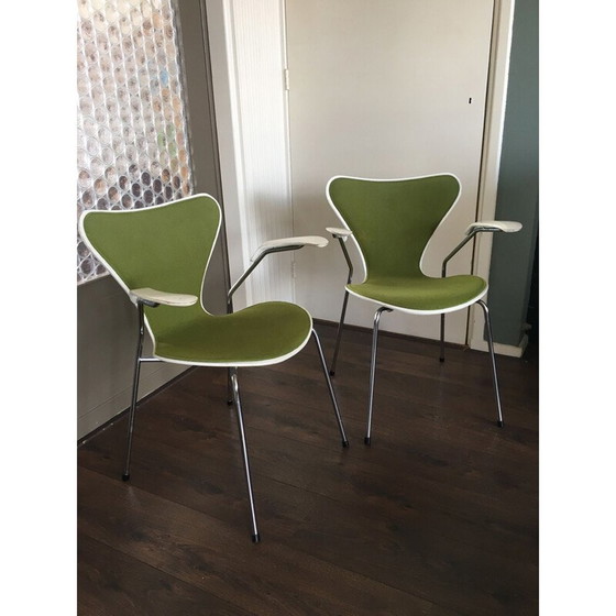 Image 1 of Set of 2 vintage model 3207 chairs for Fritz Hansen in green steel 1980s