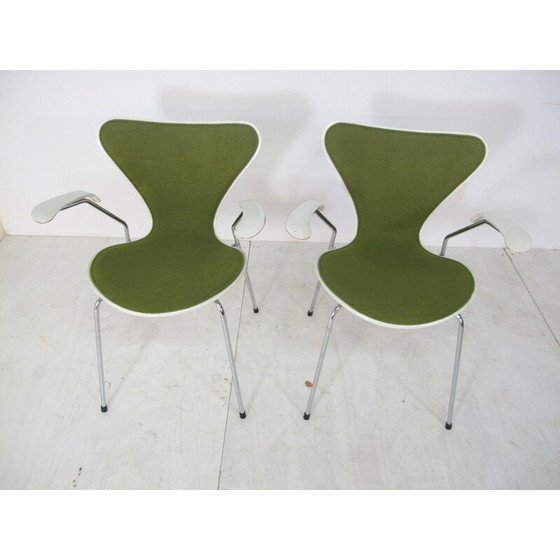 Image 1 of Set of 2 vintage model 3207 chairs for Fritz Hansen in green steel 1980s