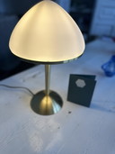 Lámpara de mesa pequeña