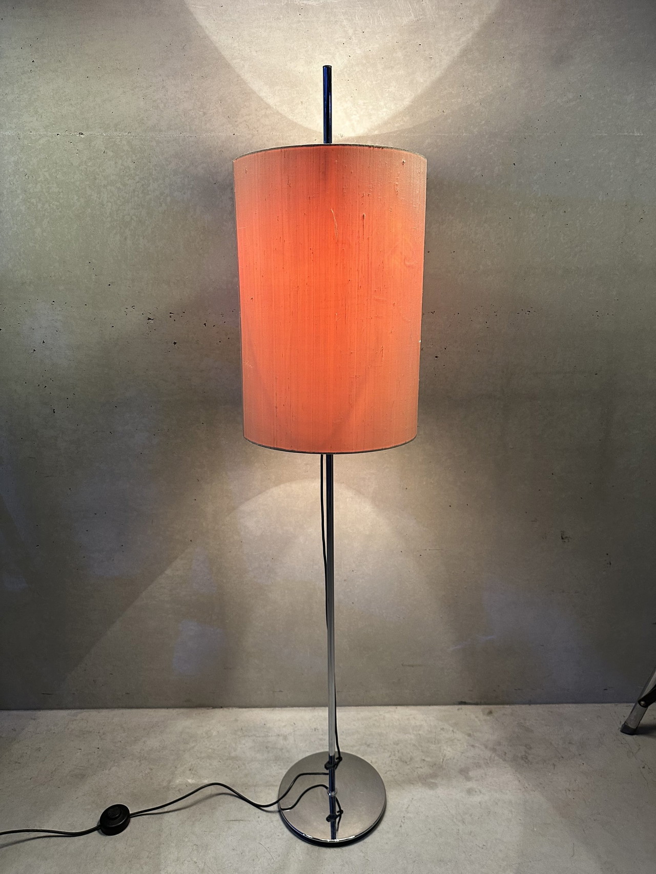 Vintage floor lamp Staff Leuchten | €145 | Whoppah