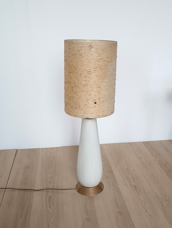 Image 1 of Lampadaire vintage avec base en verre opale