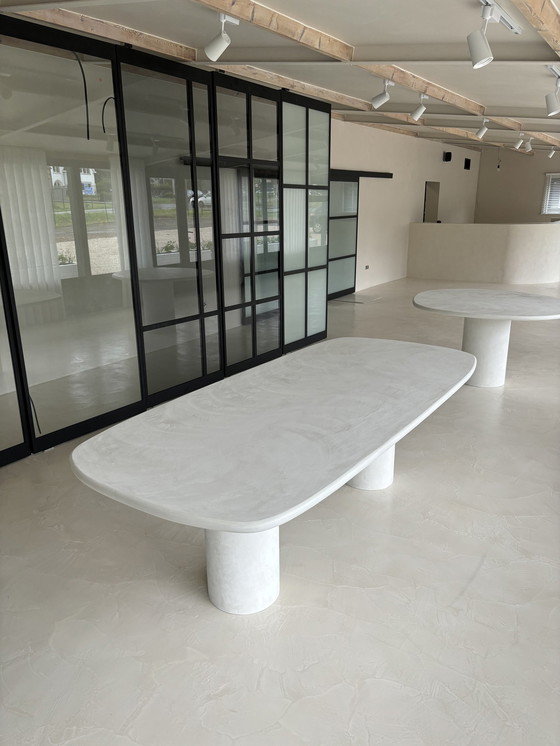 Image 1 of Table de salle à manger Mortex