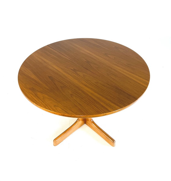 Image 1 of Extendable Dining Table, Casala