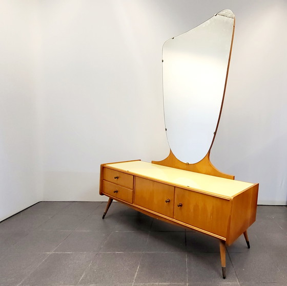 Image 1 of Dressing table