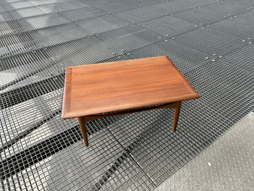 Table basse pour le camp supérieur