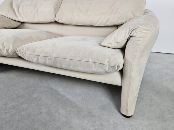 Image 1 of Divano Cassina 2 posti, pelle Alcantara crema