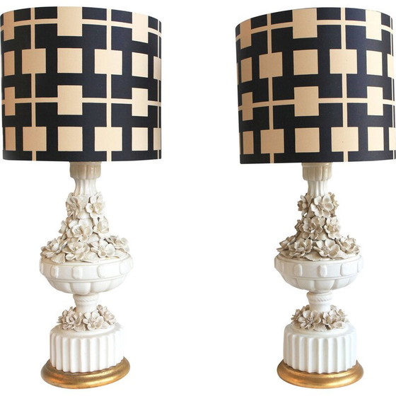 Image 1 of Pair of vintage ivory-colored ceramic table lamps by Manises, 1940