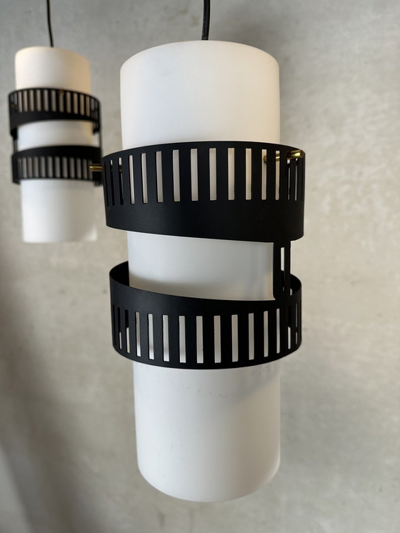 Image 1 of 2 lampade a sospensione dal design vintage opalino 