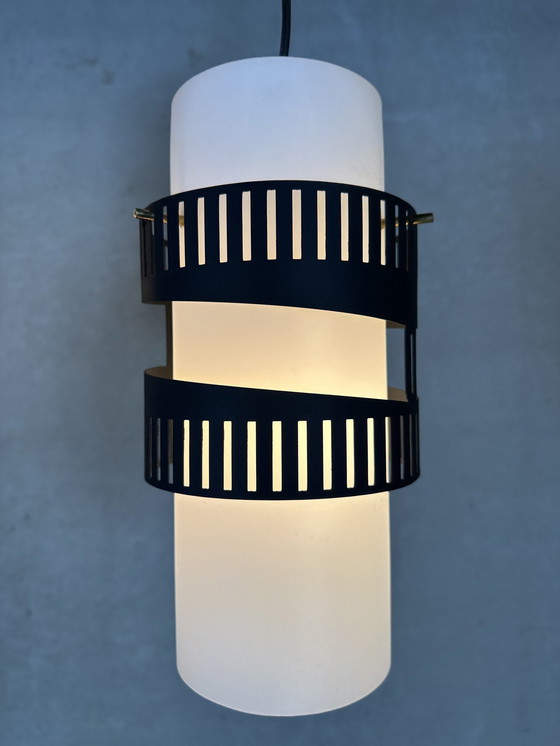 Image 1 of 2 lampade a sospensione dal design vintage opalino 