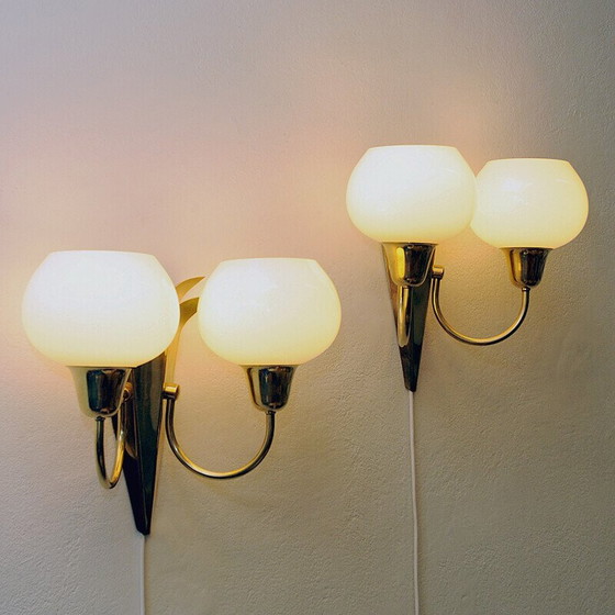 Image 1 of Pair of vintage brass and opaline glass wall lights by Br Sæther, Norway 1940