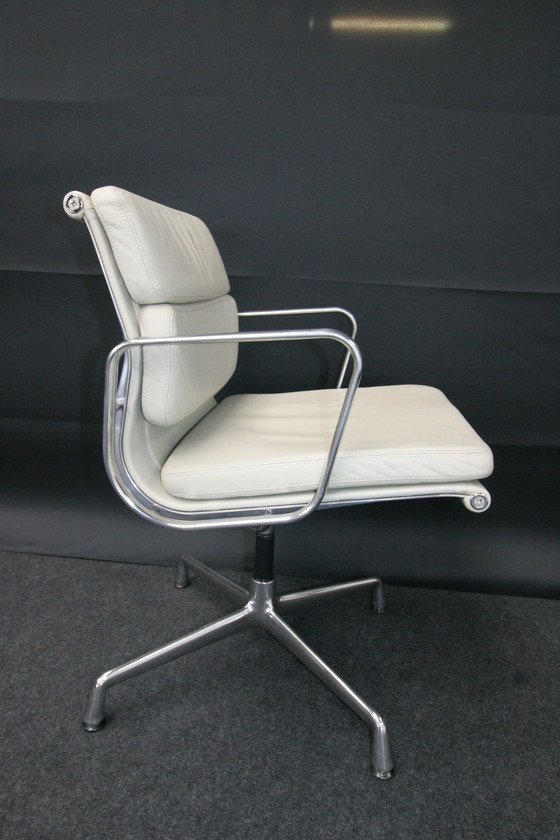 Image 1 of VITRA SOFT PAD CHAIR EA 208 (several available)