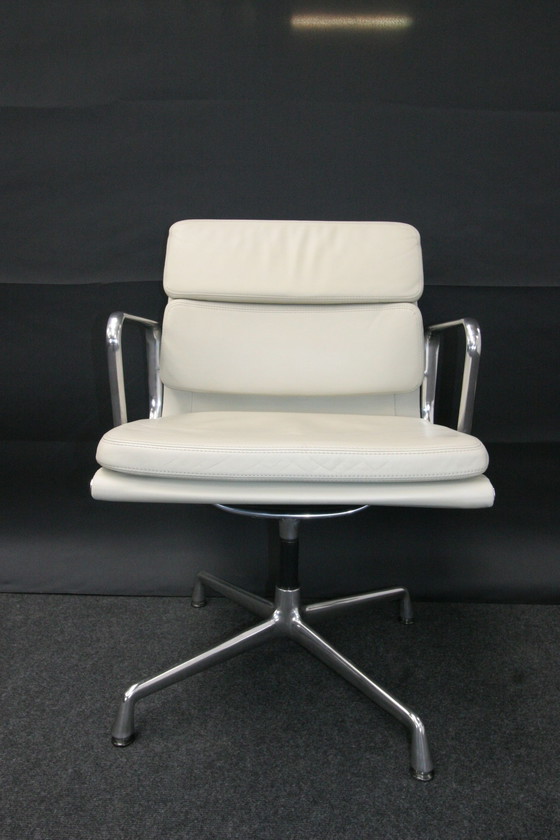 Image 1 of VITRA SOFT PAD CHAIR EA 208 (several available)