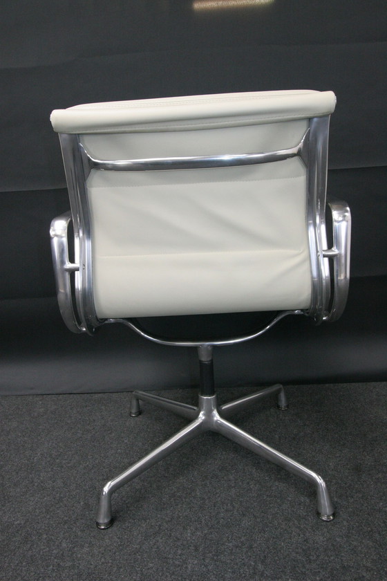 Image 1 of VITRA SOFT PAD CHAIR EA 208 (several available)