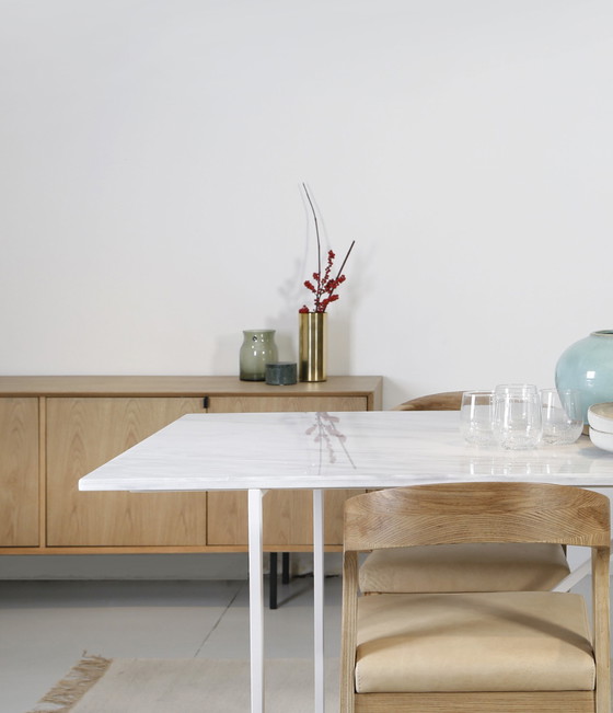 Image 1 of Furnified dining table marble