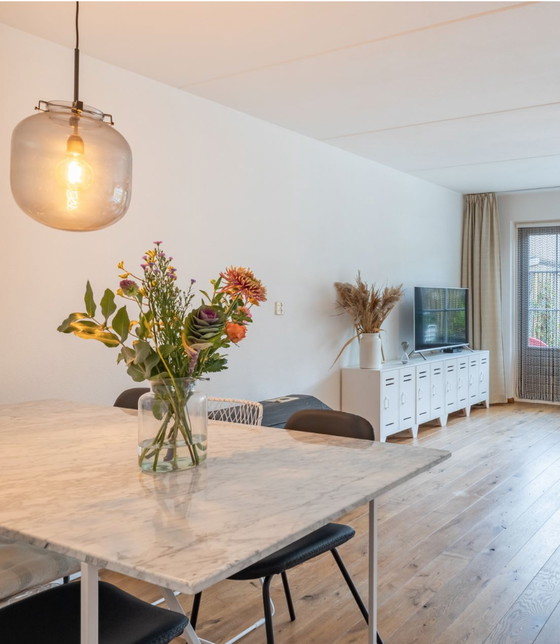 Image 1 of Furnified dining table marble