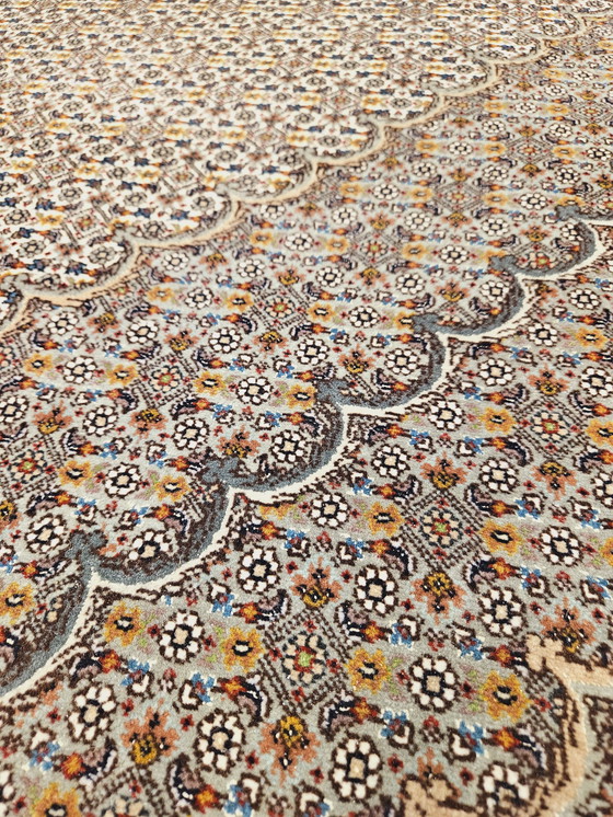 Image 1 of Tapis persan noué à la main Tabriz Mahi