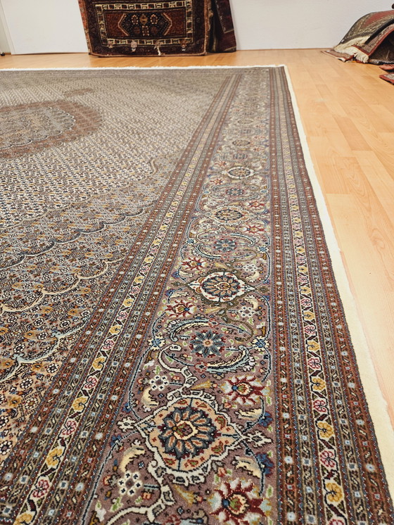 Image 1 of Tapis persan noué à la main Tabriz Mahi