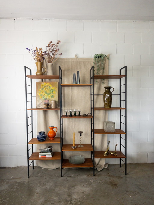 Modular string bookcase