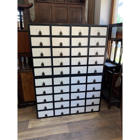 Image 1 of Cassettiera industriale vintage in pino con 40 cassetti, Ungheria anni '50