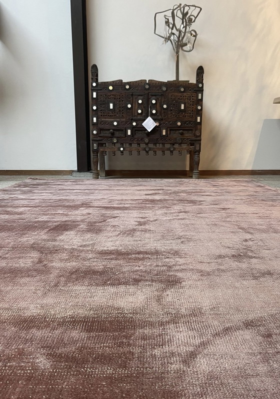 Image 1 of Leolux Patna Carpet Burgundy 240 x 340