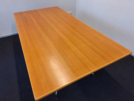 Image 1 of Vitra Eames Segmented table