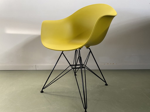 Retro chair Eiffel - Ochre yellow