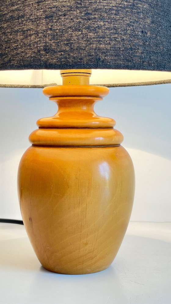 Image 1 of Lampada vintage in legno massello e tessuto 