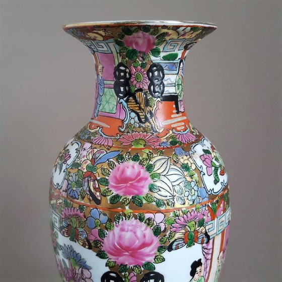 Image 1 of Antique Chinese Famille Rose vase