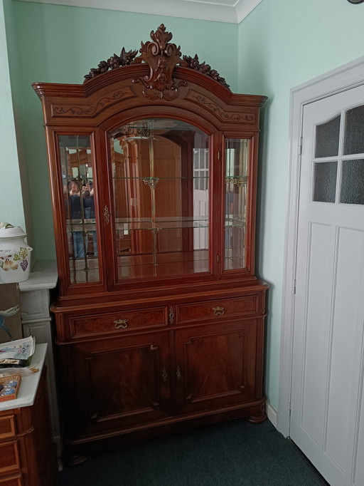 Display case Louisxv Style