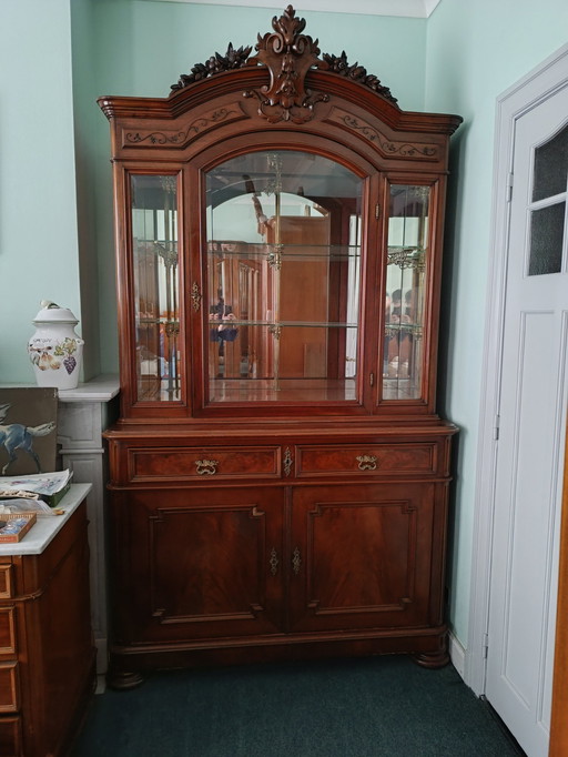 Display case Louisxv Style