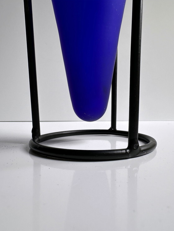 Image 1 of Vaso vintage in vetro blu cobalto Montana anni '90-'80, vaso per fiori Y2K, Memphis Milano, Bauhaus, postmoderno