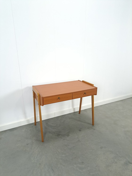 Image 1 of Formica desk with drawers