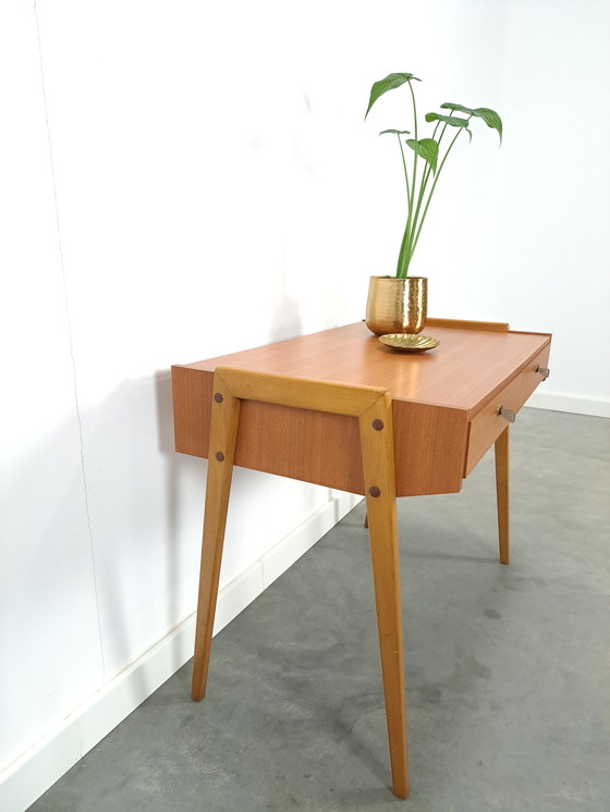 Image 1 of Formica desk with drawers